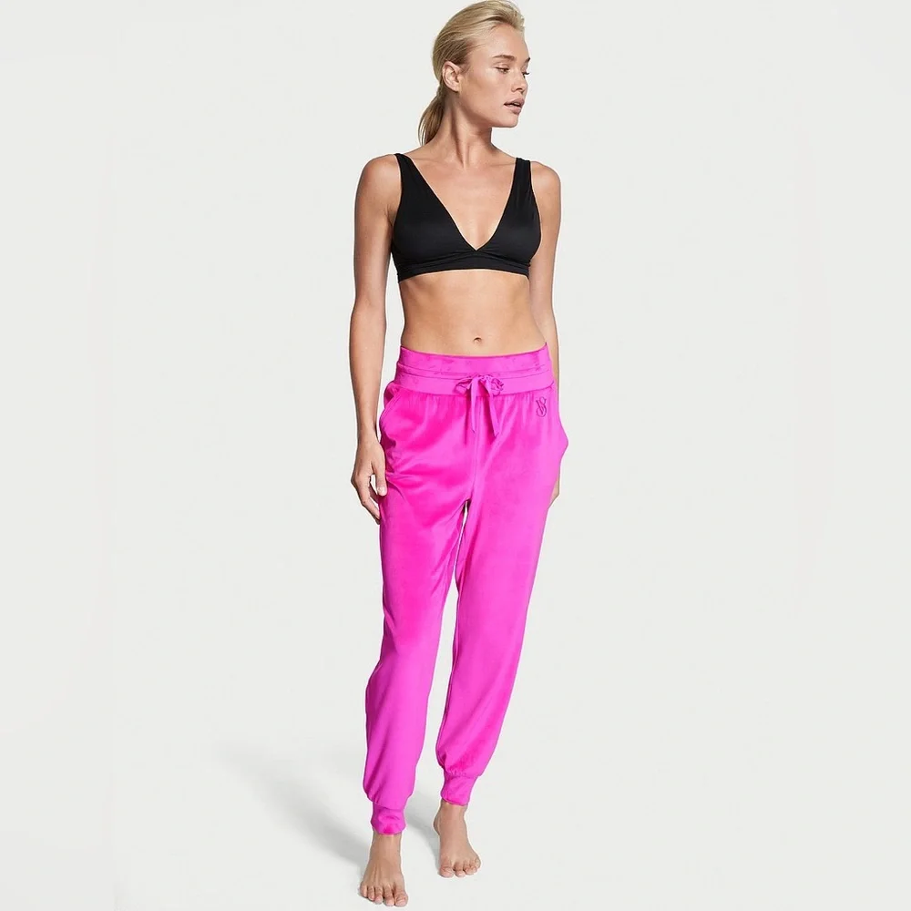 Victoria's Secret Velour High Rise Joggers - Picture 2 of 9